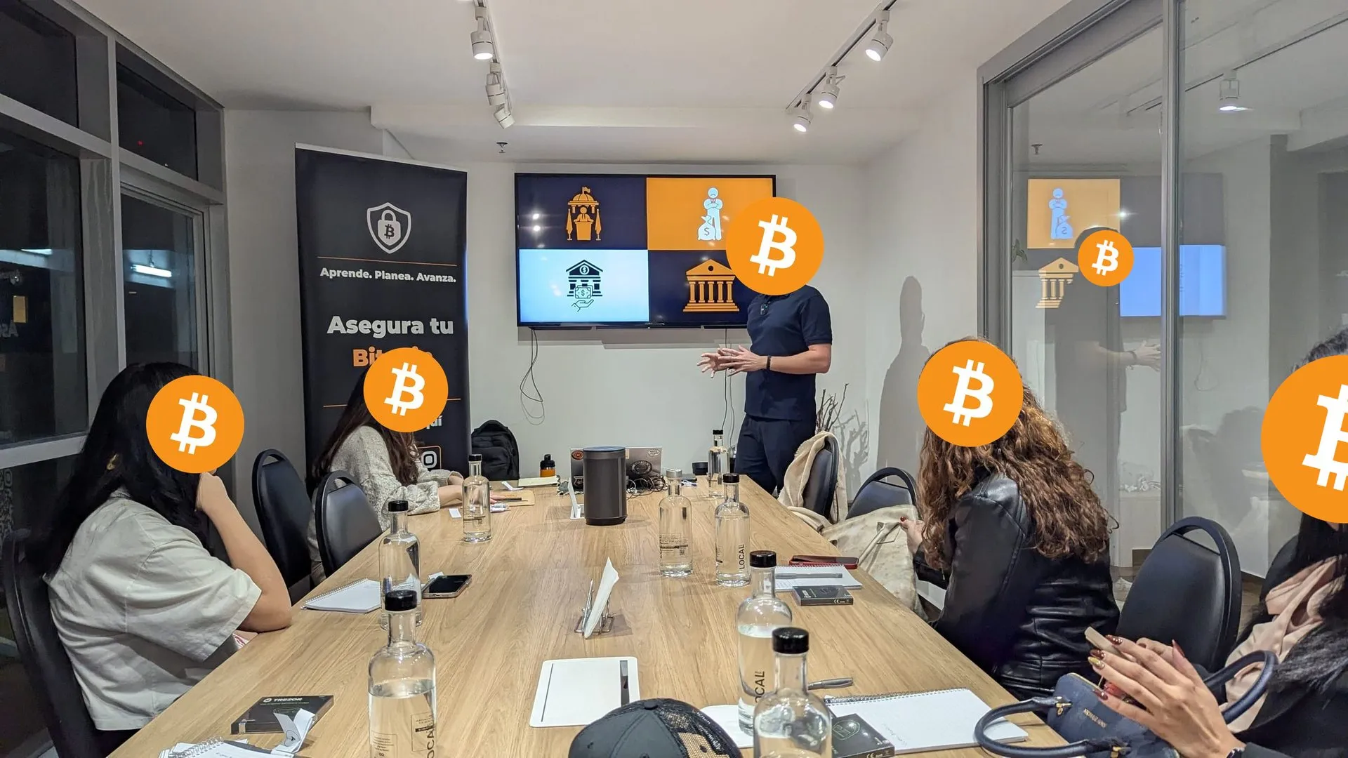 Taller Asegura tu Bitcoin en una sala de reuniones